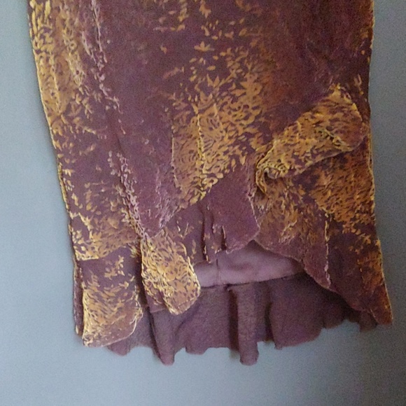 Woman's dress - Picture 2 of 5